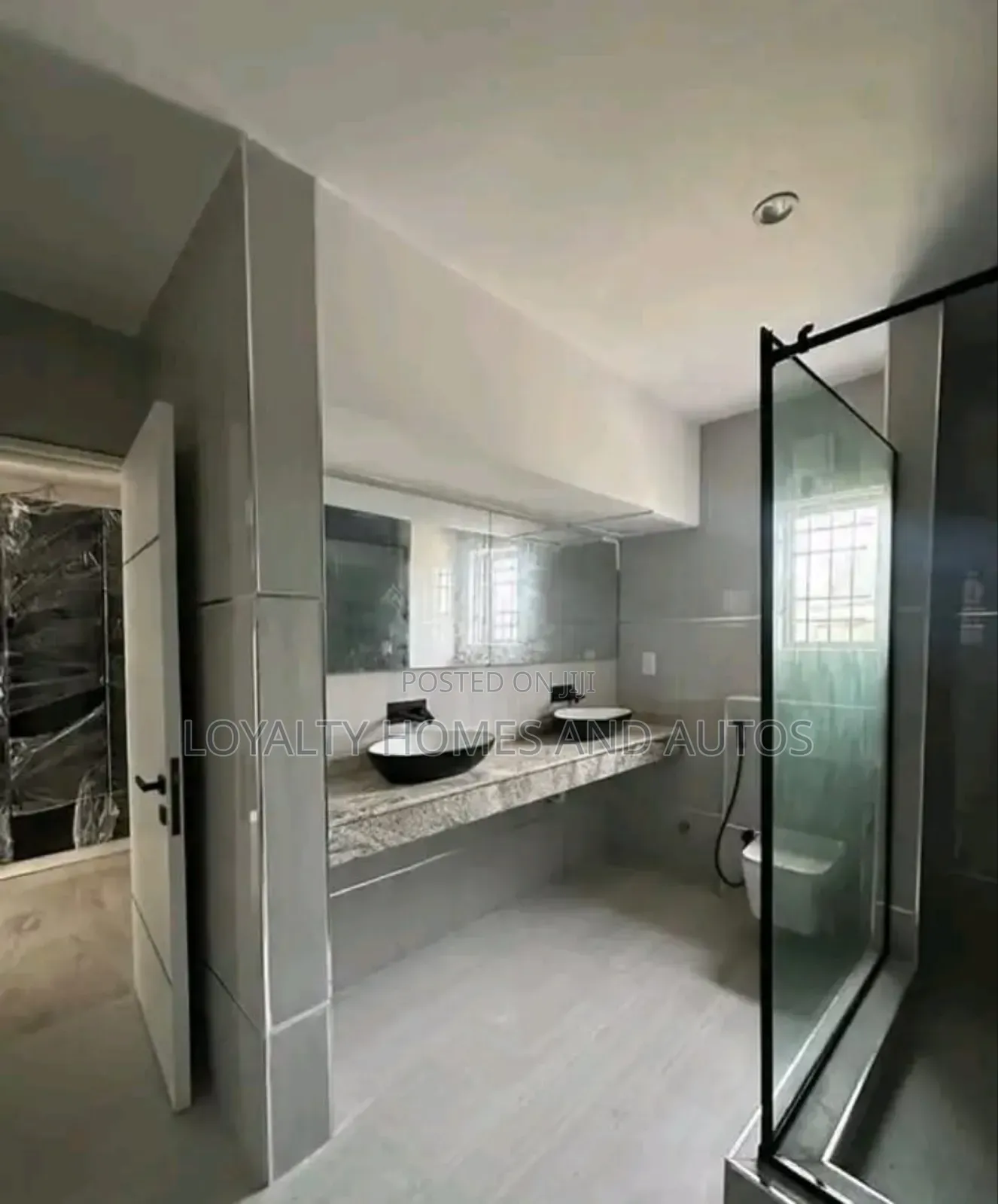 5bdrm Duplex in Lekki Phase 1 for sale in Lekki Phase 1