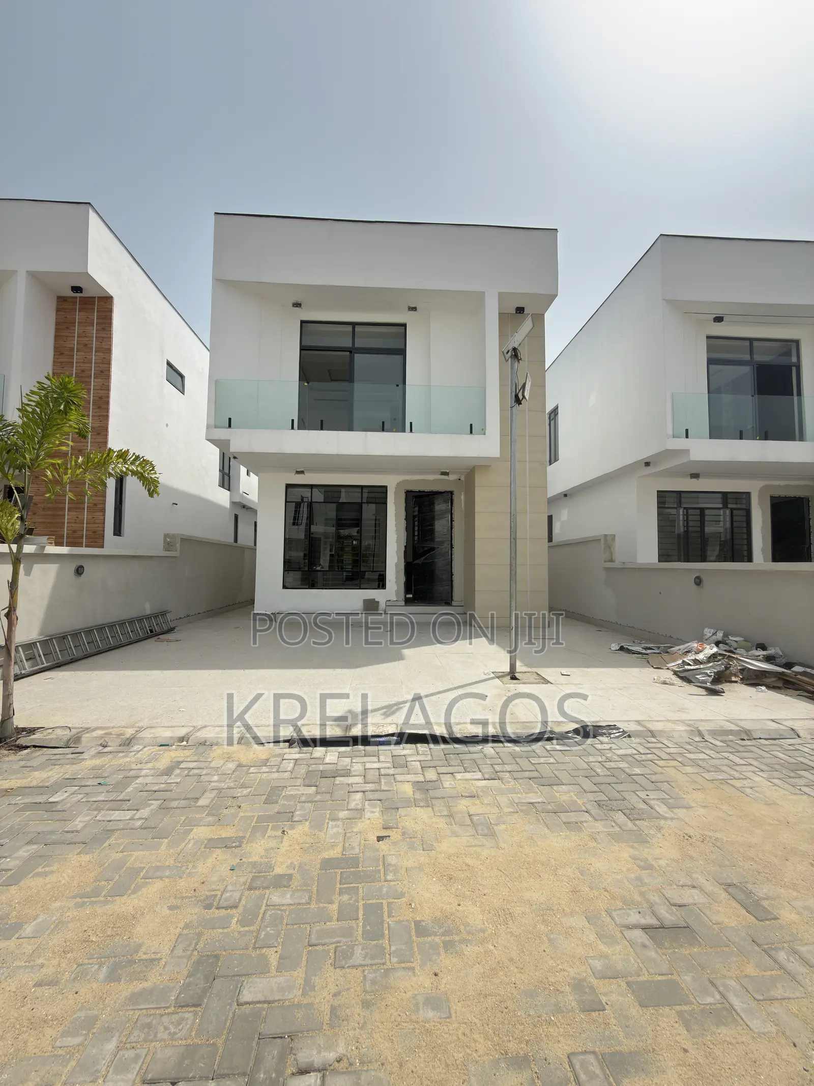 4bdrm Duplex in Chevron for sale in Chevron