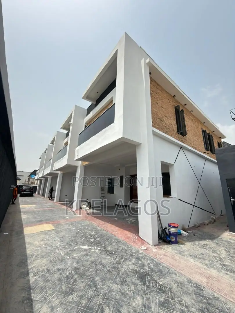 4bdrm Duplex in Ologolo for sale in Ologolo