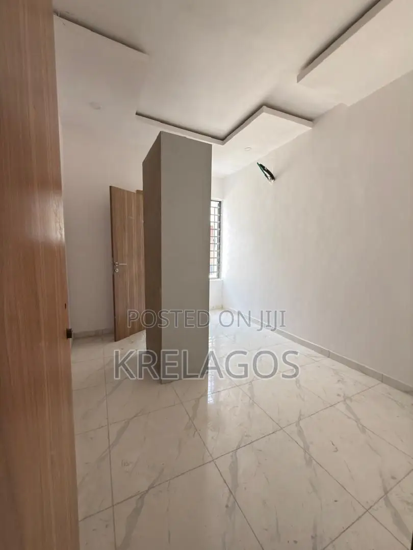 4bdrm Duplex in Ologolo for sale in Ologolo