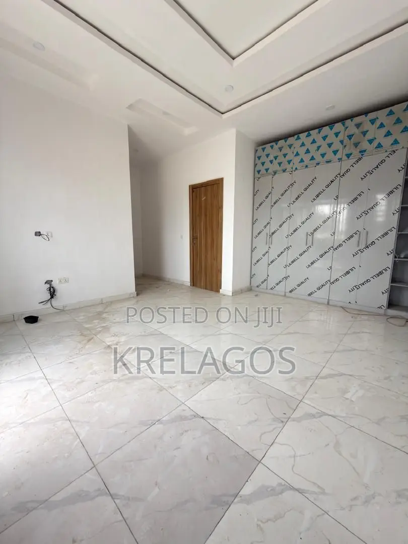 4bdrm Duplex in Ologolo for sale in Ologolo