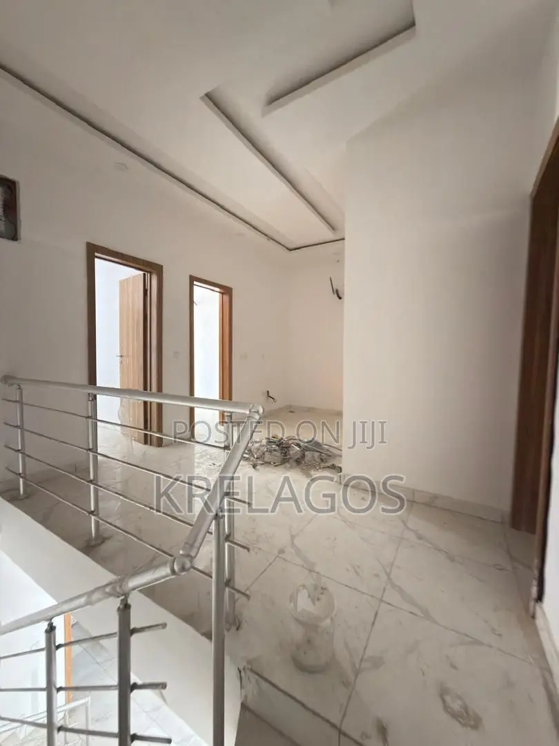 4bdrm Duplex in Ologolo for sale in Ologolo