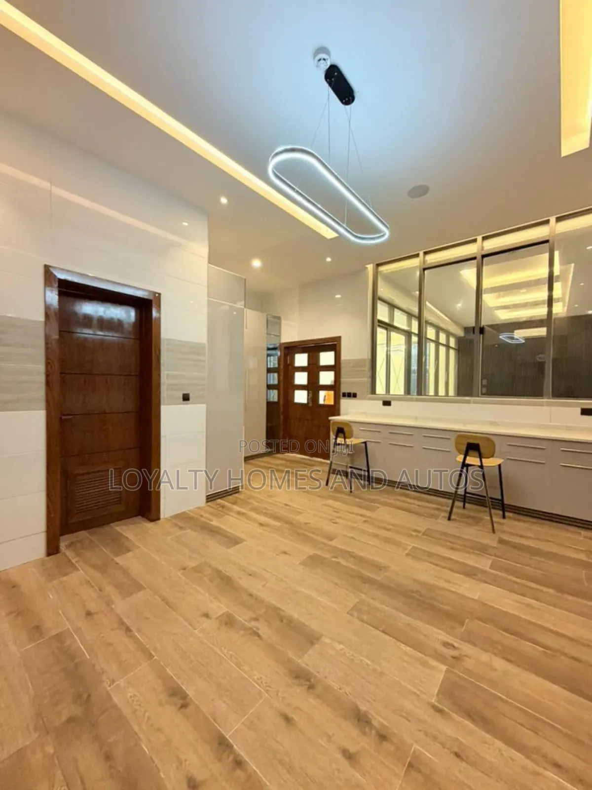 5bdrm Duplex in Banana Island for sale in Banana Island