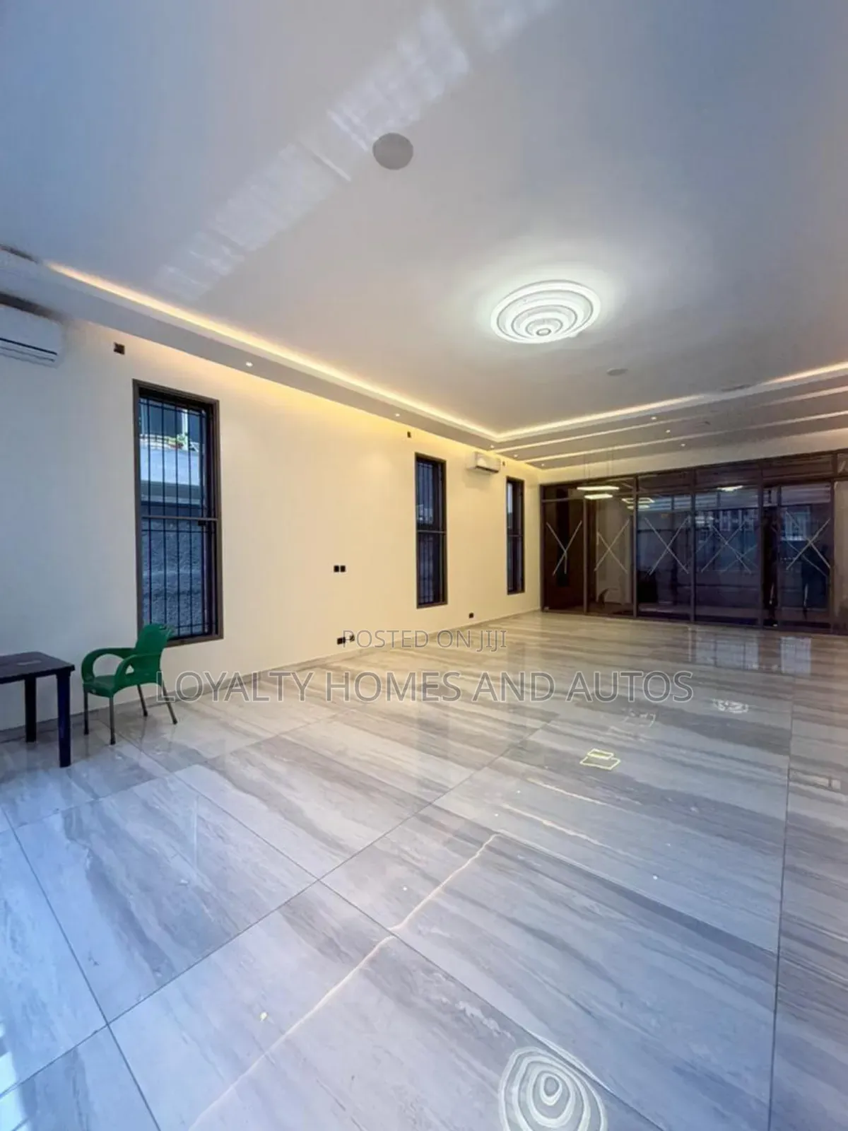 5bdrm Duplex in Banana Island for sale in Banana Island
