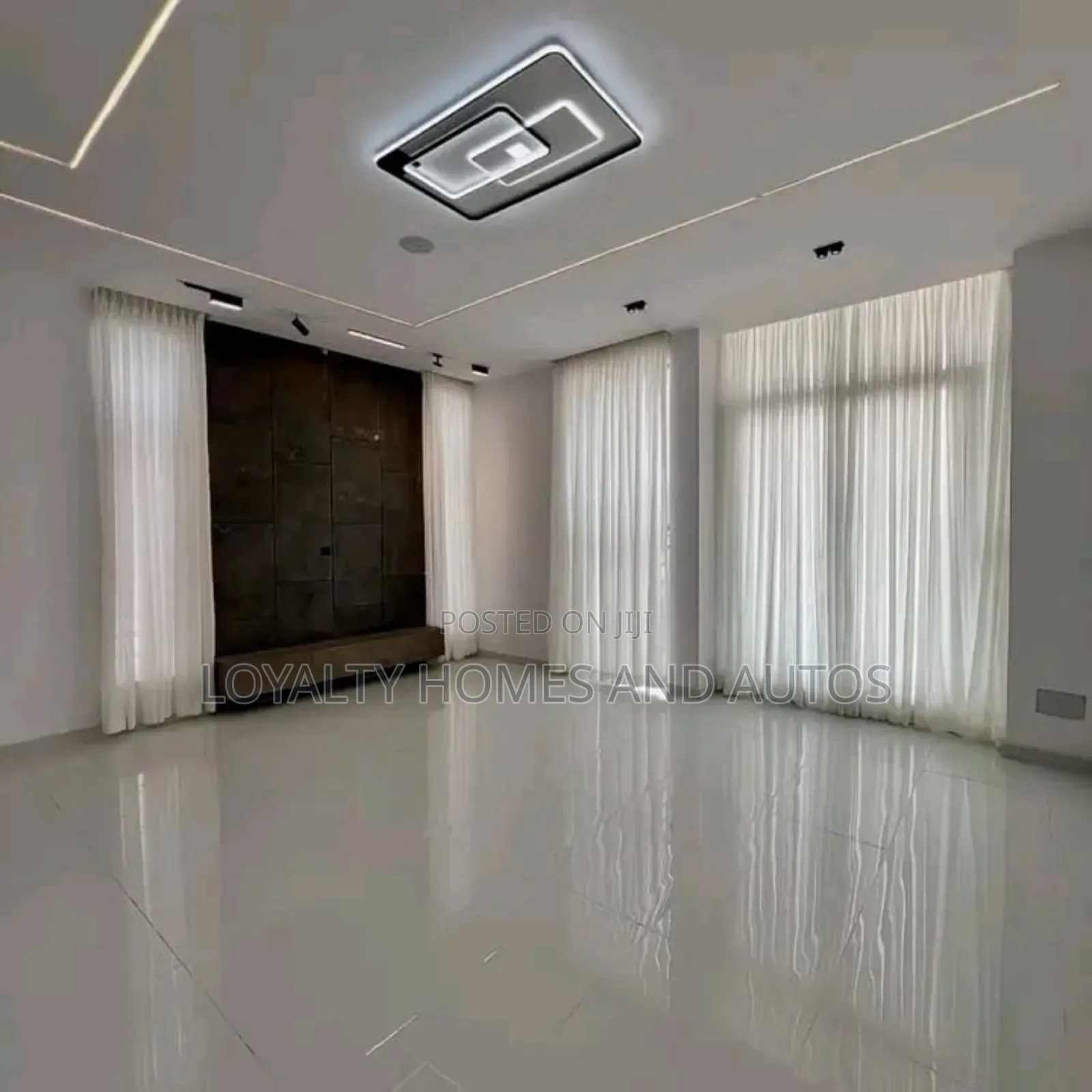 5bdrm Duplex in Ikota for sale in Ikota