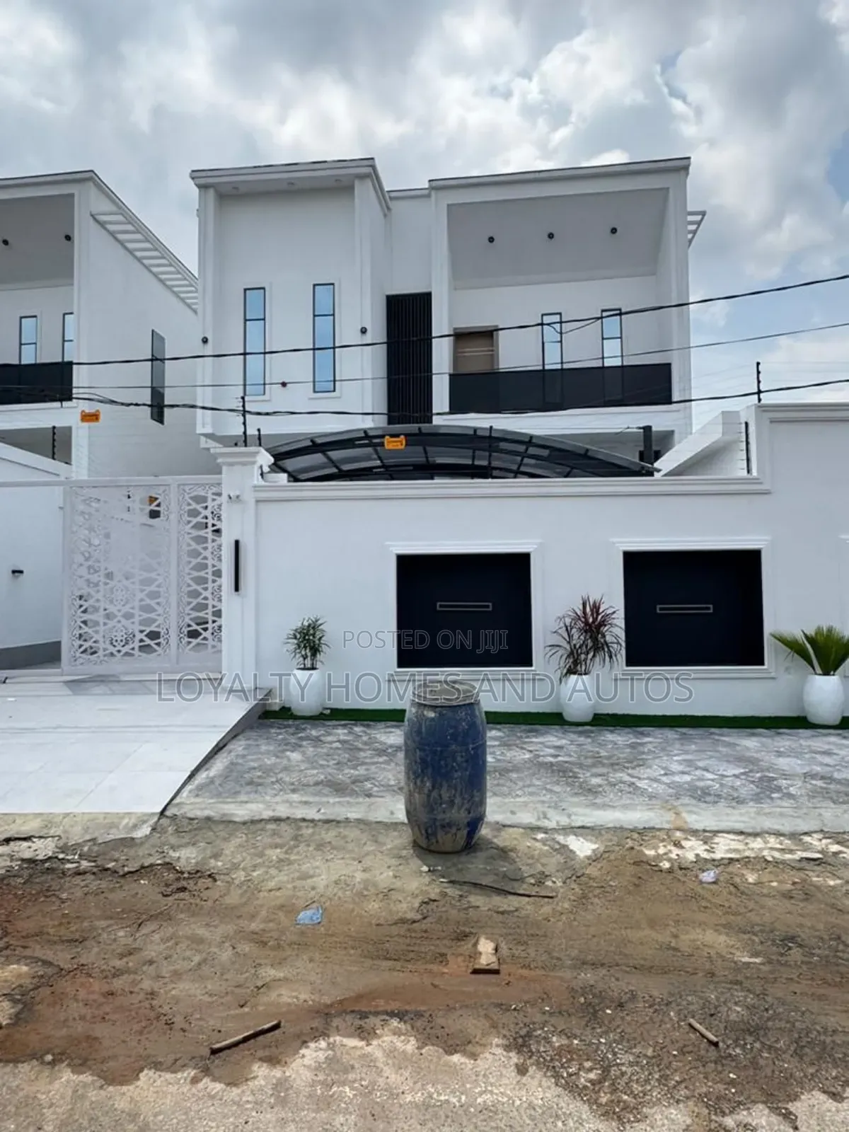 5bdrm Duplex in Omole Phase 1 for sale in Omole Phase 1