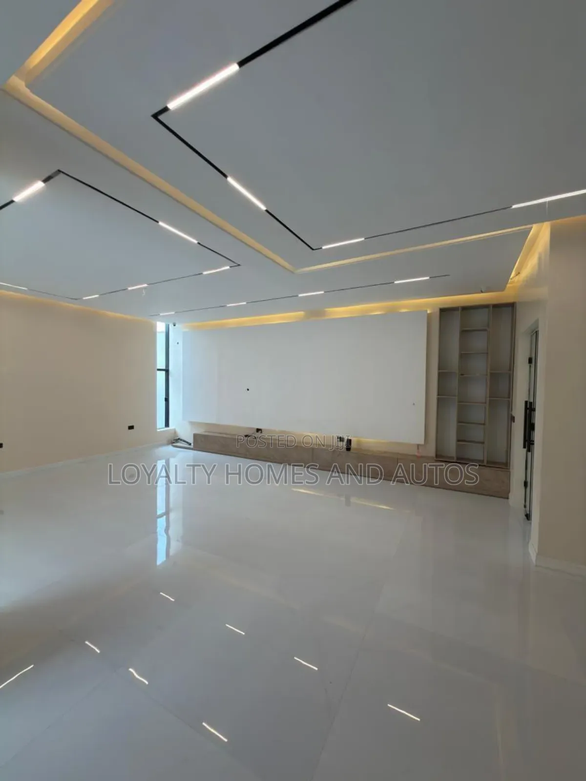 5bdrm Duplex in Omole Phase 1 for sale in Omole Phase 1