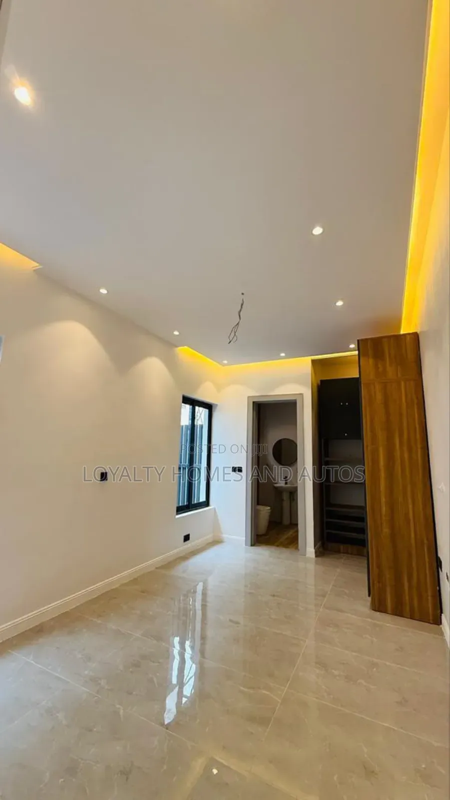 5bdrm Duplex in Omole Phase 1 for sale in Omole Phase 1