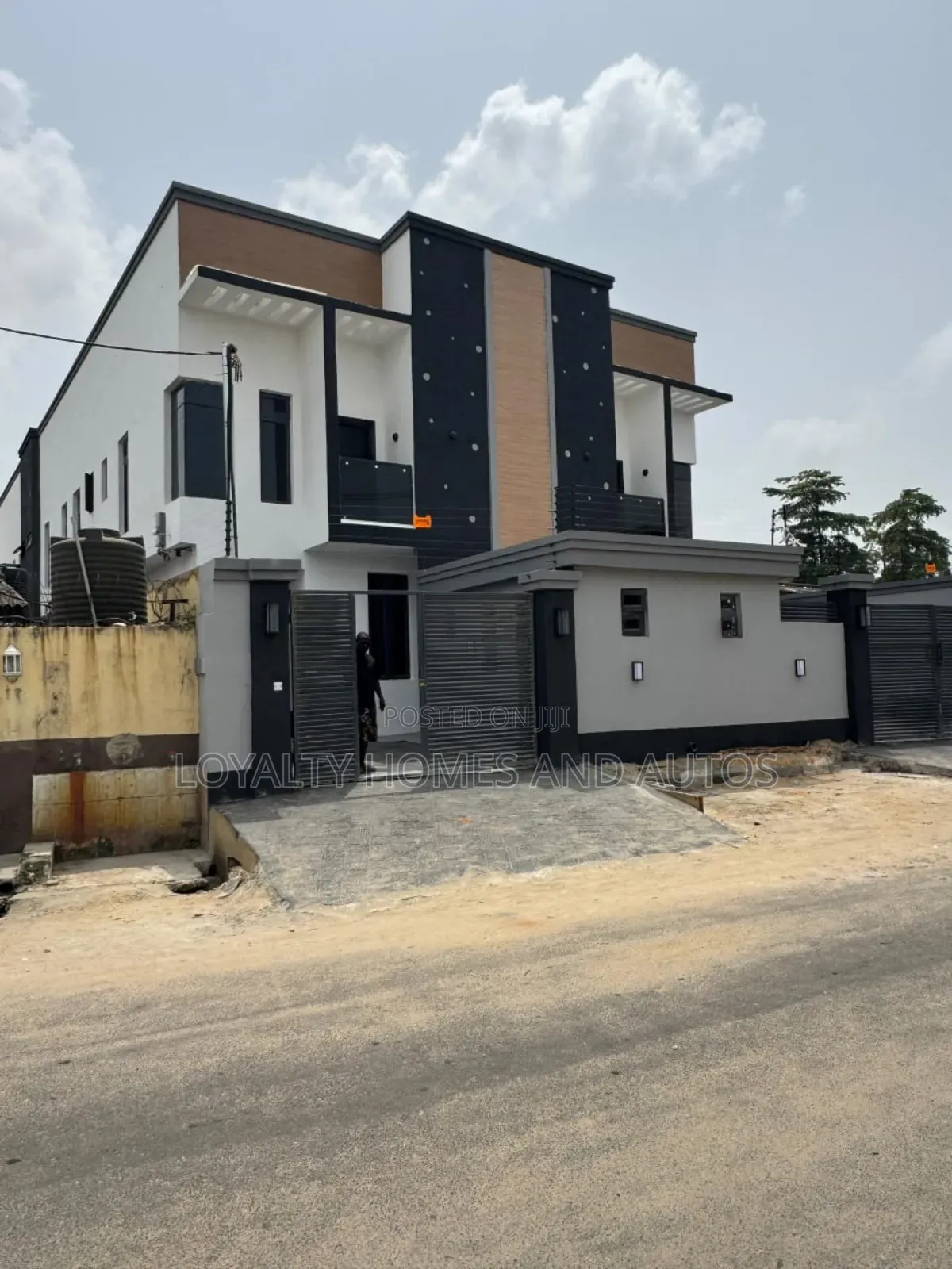 4bdrm Duplex in Surulere for sale in Surulere