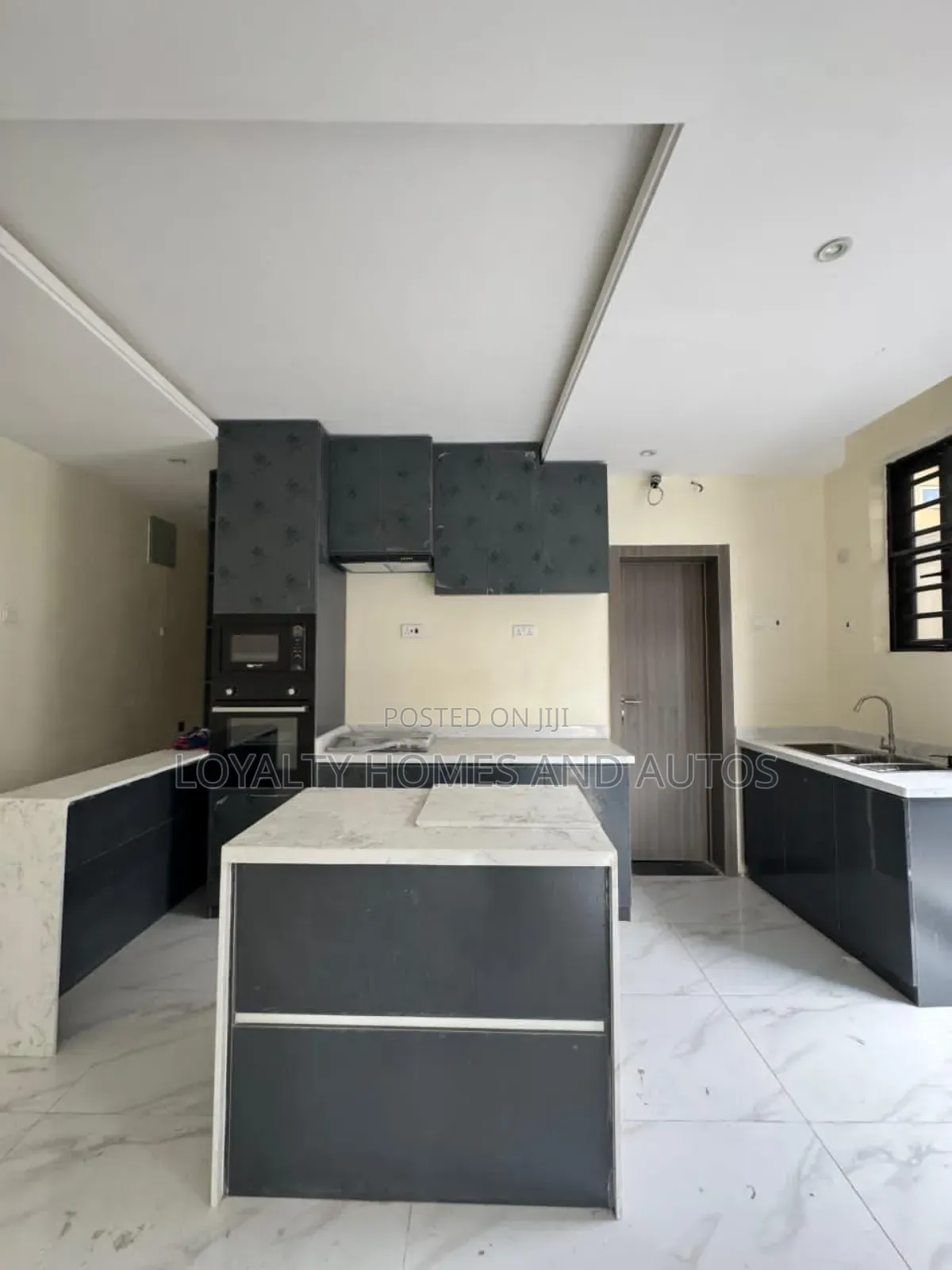 4bdrm Duplex in Surulere for sale in Surulere