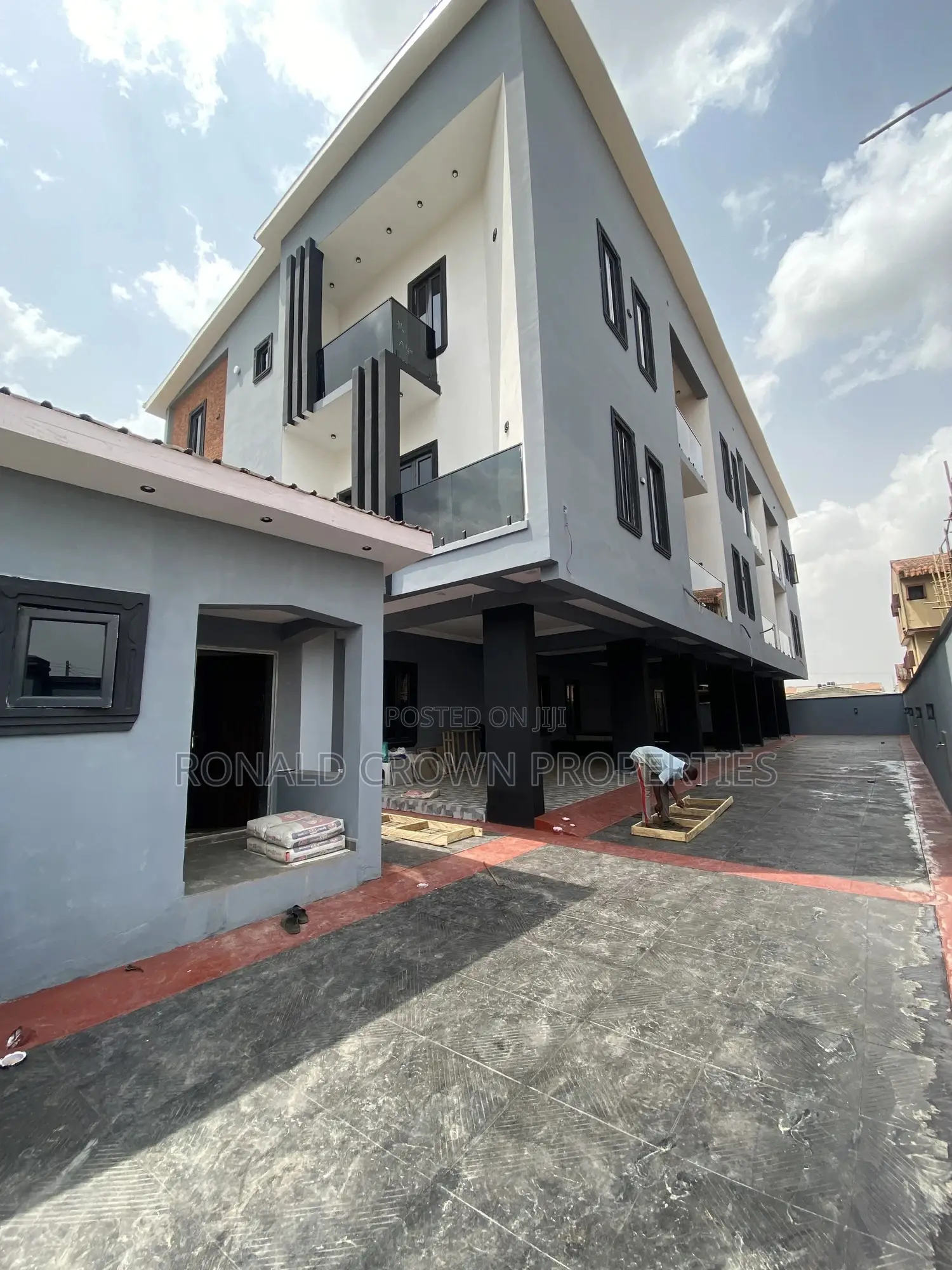 5bdrm Duplex in Ajao Estate for sale in Ajao Estate