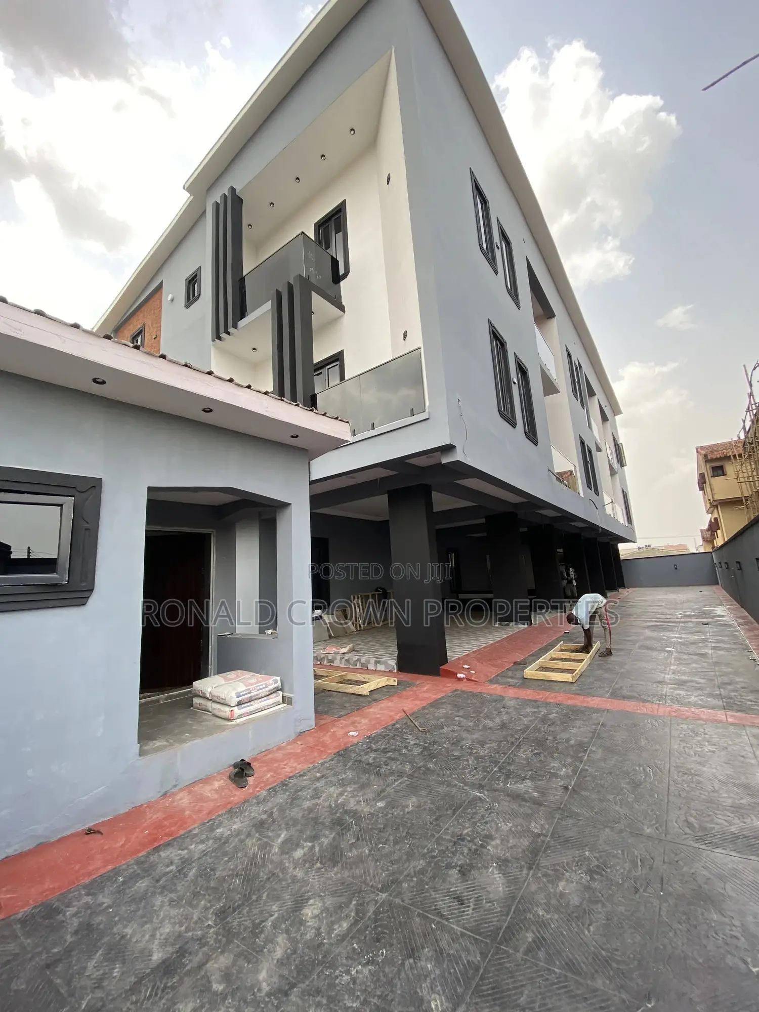 5bdrm Duplex in Ajao Estate for sale in Ajao Estate