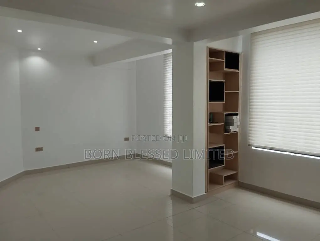 3bdrm Block of Flats in Victoria Island for sale in Victoria Island