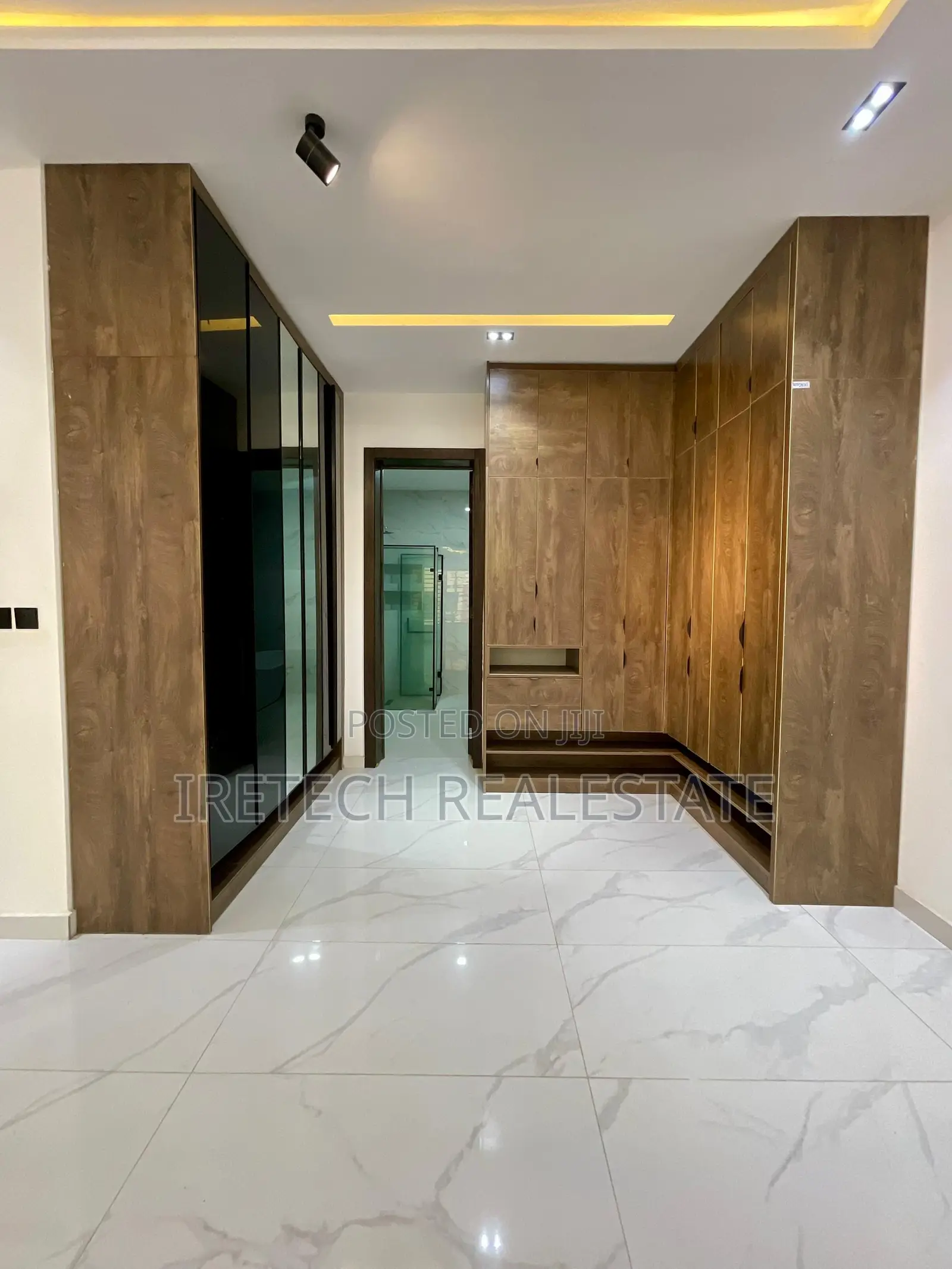 5bdrm Duplex in Megamound Estate, Ikota for sale in Ikota