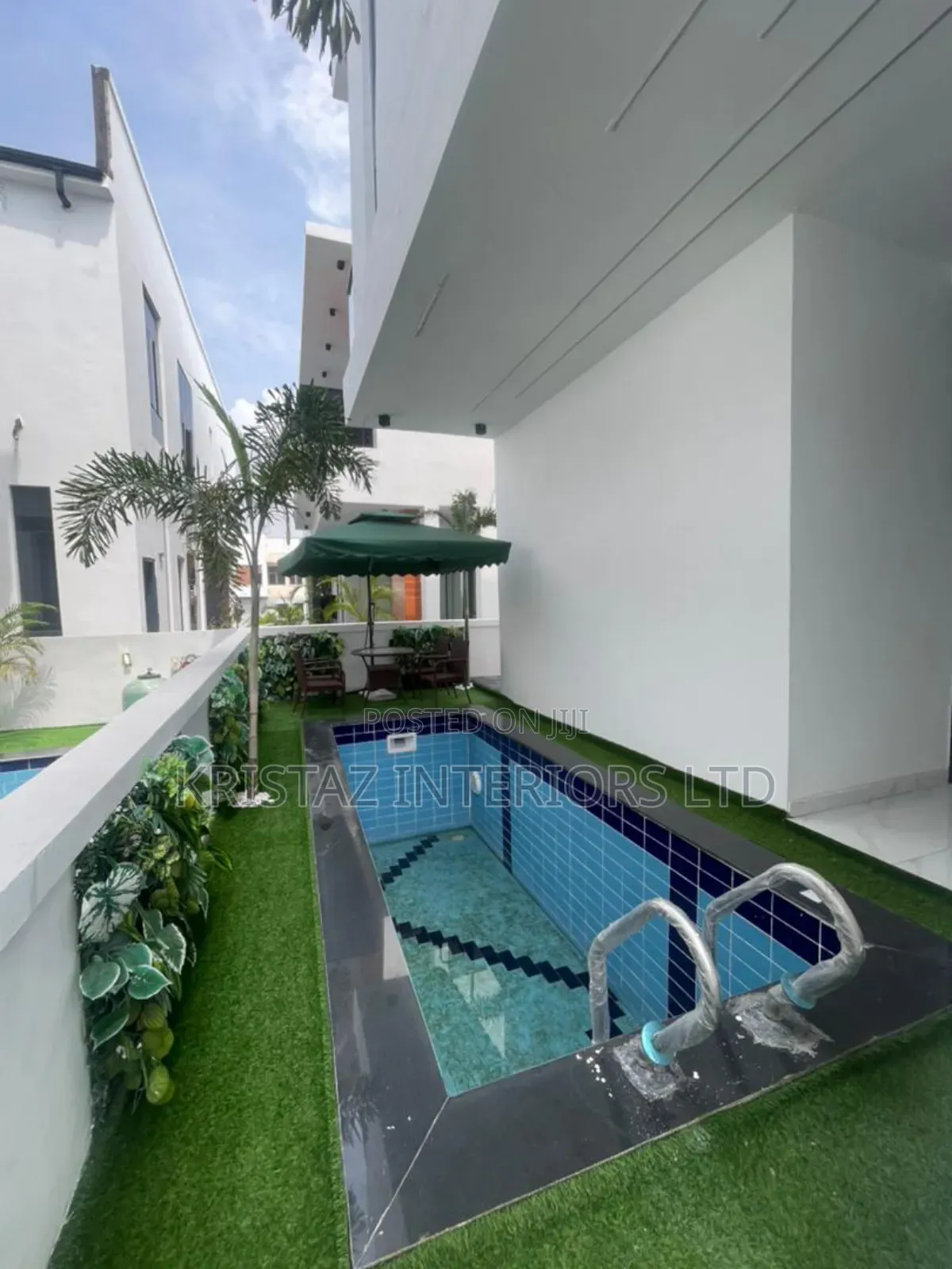 5bdrm Duplex in Chevron for sale in Chevron