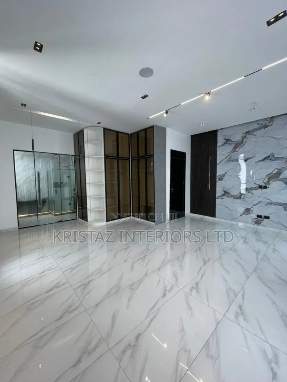 5bdrm Duplex in Chevron for sale in Chevron