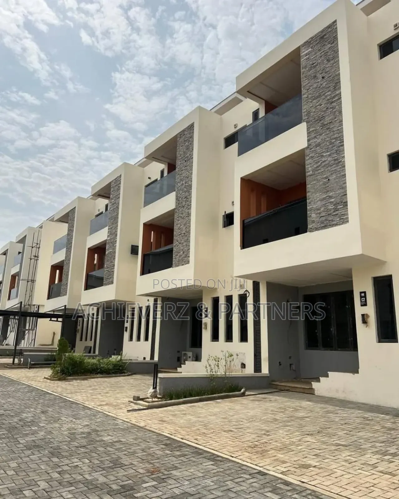 4bdrm Duplex in Life Camp for sale in Life Camp