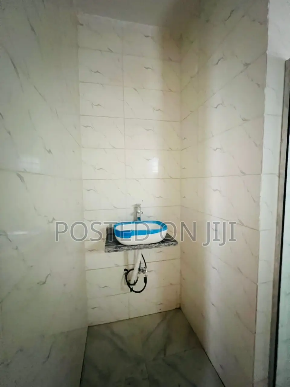 2bdrm Apartment in Ologolo, Lekki Phase 2 for sale in Lekki Phase 2