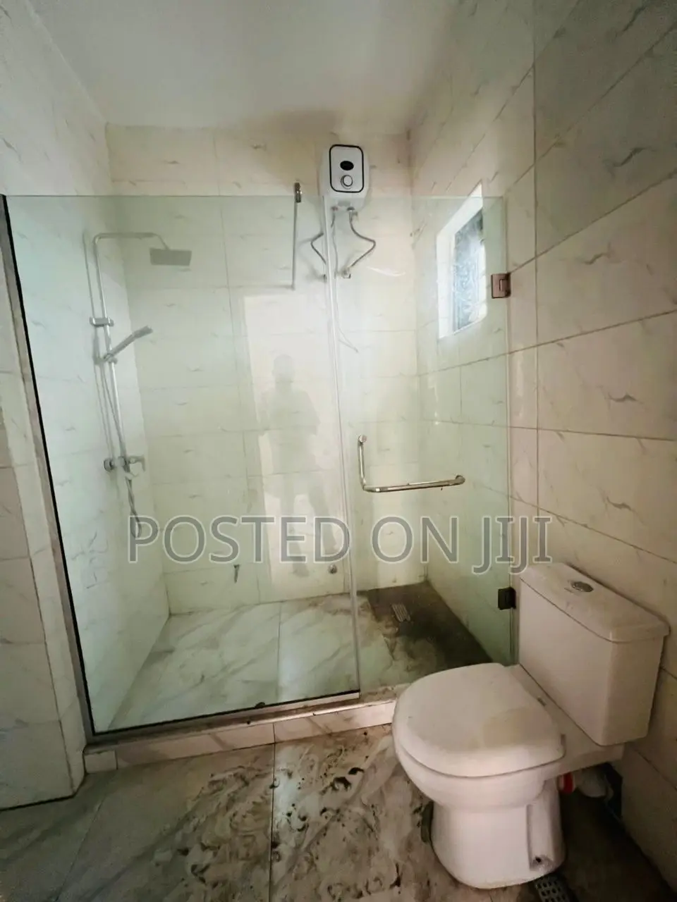 2bdrm Apartment in Ologolo, Lekki Phase 2 for sale in Lekki Phase 2