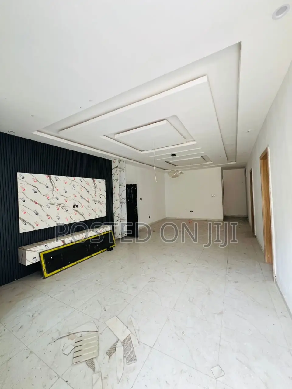 2bdrm Apartment in Ologolo, Lekki Phase 2 for sale in Lekki Phase 2