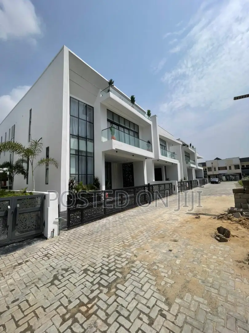 5bdrm Duplex in Chevron, Lekki Phase 2 for sale in Lekki Phase 2