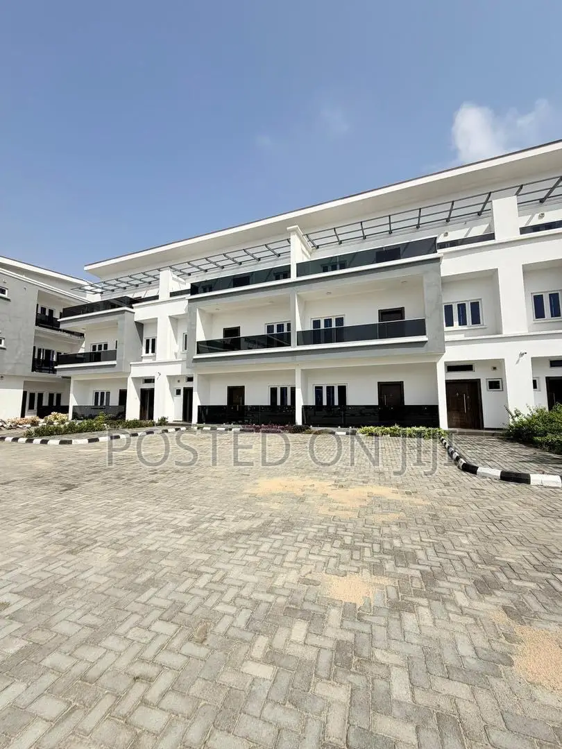 5bdrm Duplex in Lekki County Home for sale in Lekki Phase 2