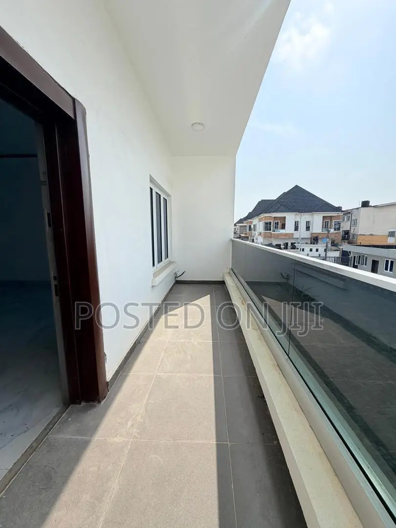 5bdrm Duplex in Lekki County Home for sale in Lekki Phase 2