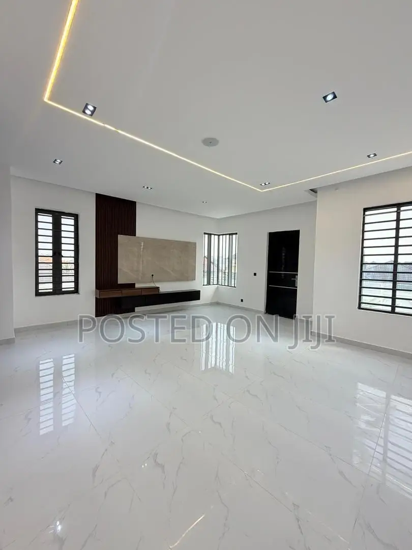 5bdrm Duplex in Lekki County Homes for sale in Lekki Phase 2