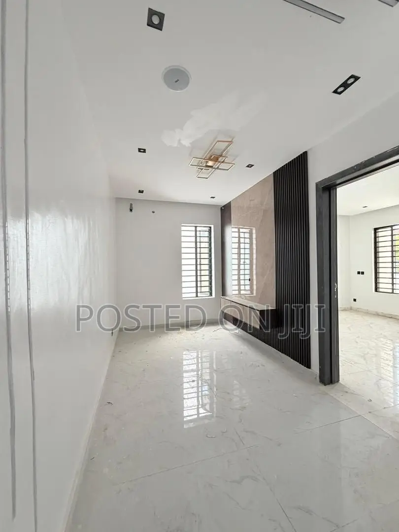 5bdrm Duplex in Lekki County Home for sale in Lekki Phase 2