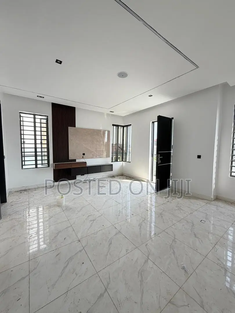 5bdrm Duplex in Lekki County Home for sale in Lekki Phase 2