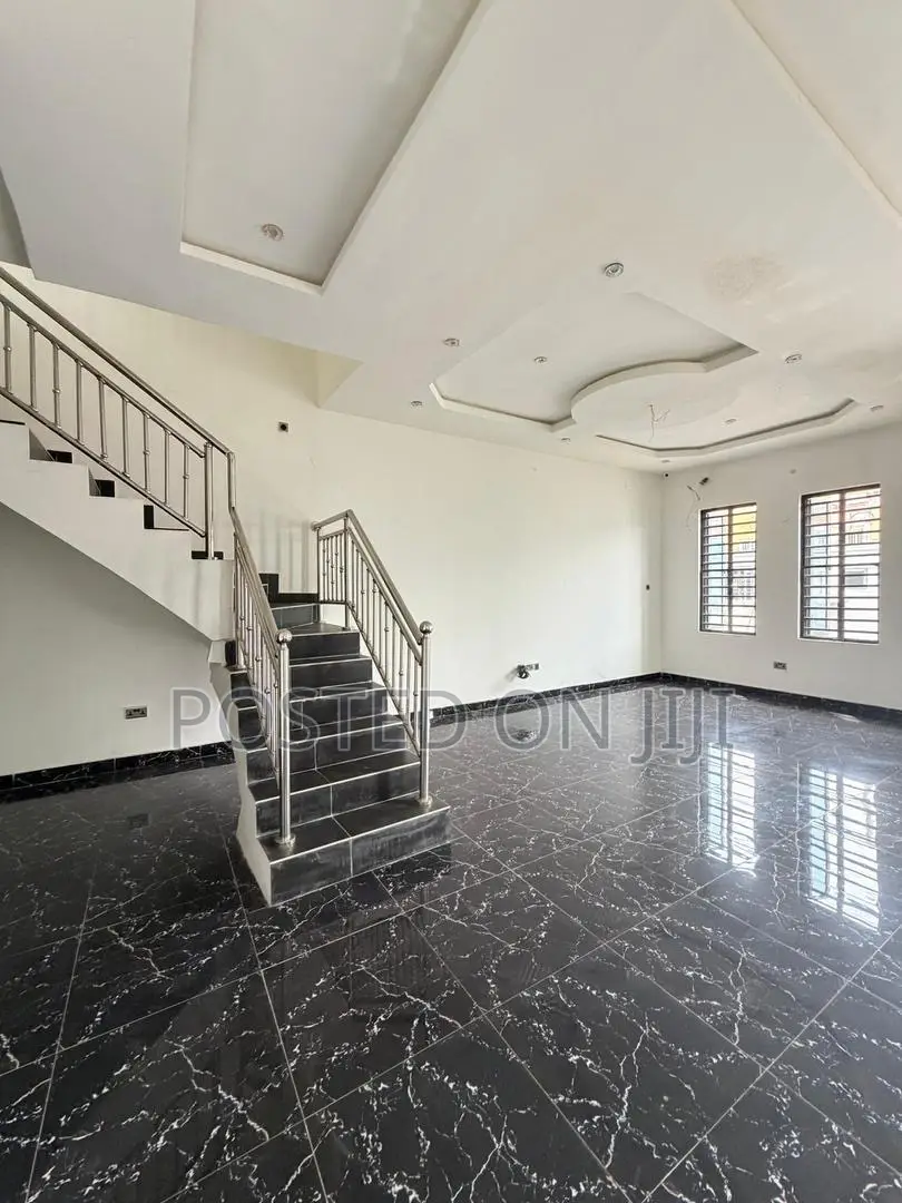 4bdrm Duplex in Lekki County Home for sale in Lekki Phase 2