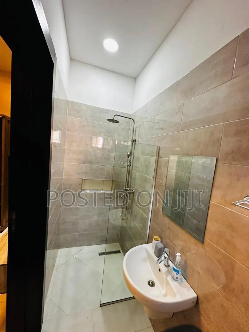 Furnished 3bdrm Apartment in Lekki Phase 1 for sale in Lekki Phase 1