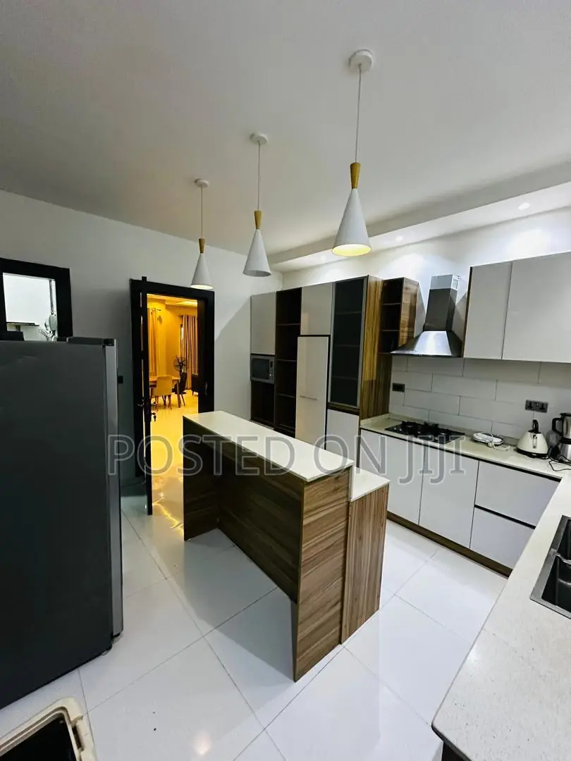 Furnished 3bdrm Apartment in Lekki Phase 1 for sale in Lekki Phase 1