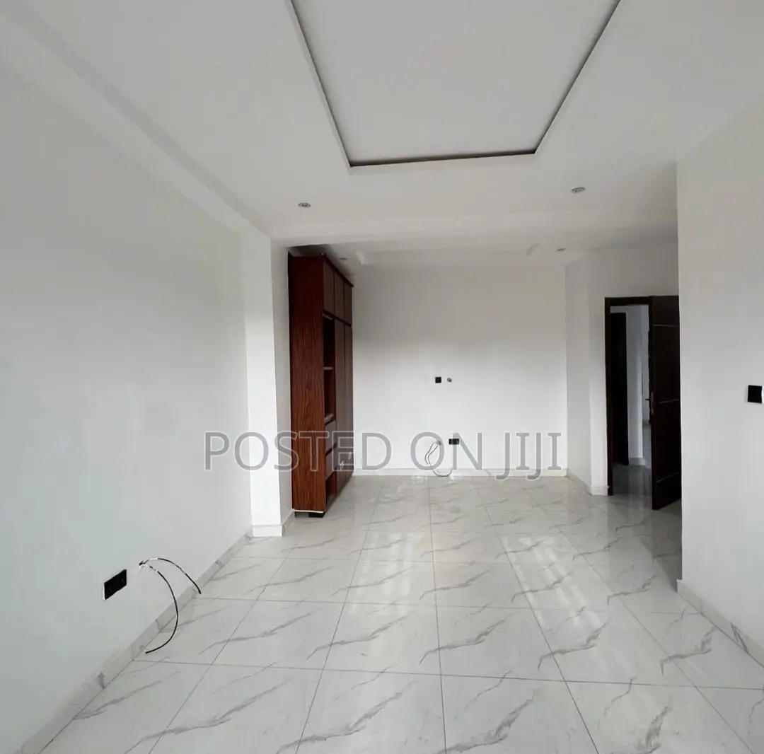 2bdrm Apartment in Lekki Ologolo for sale in Lekki Phase 2