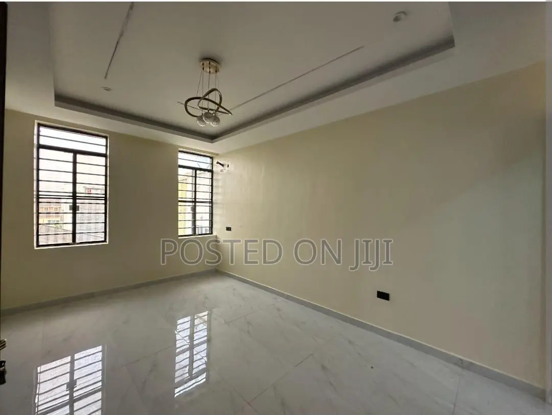 2bdrm Apartment in Lekki Phase 1 Main for sale in Lekki Phase 1