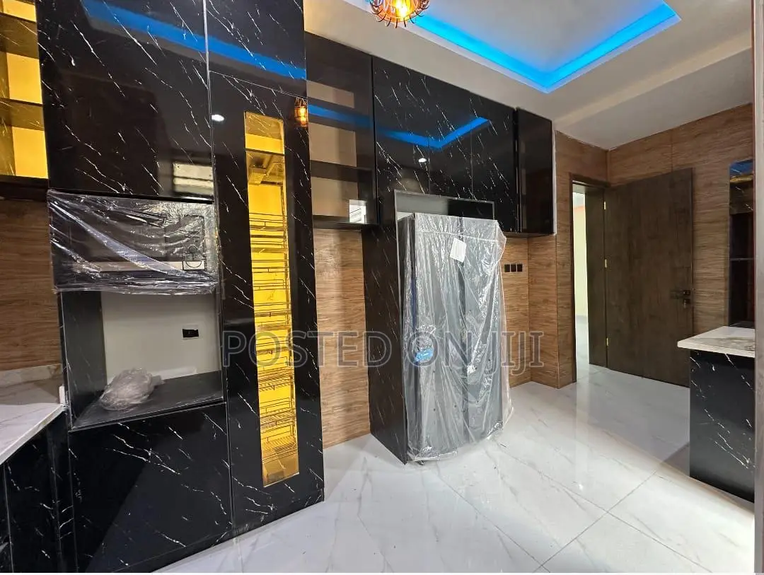 2bdrm Apartment in Lekki Phase 1 Main for sale in Lekki Phase 1