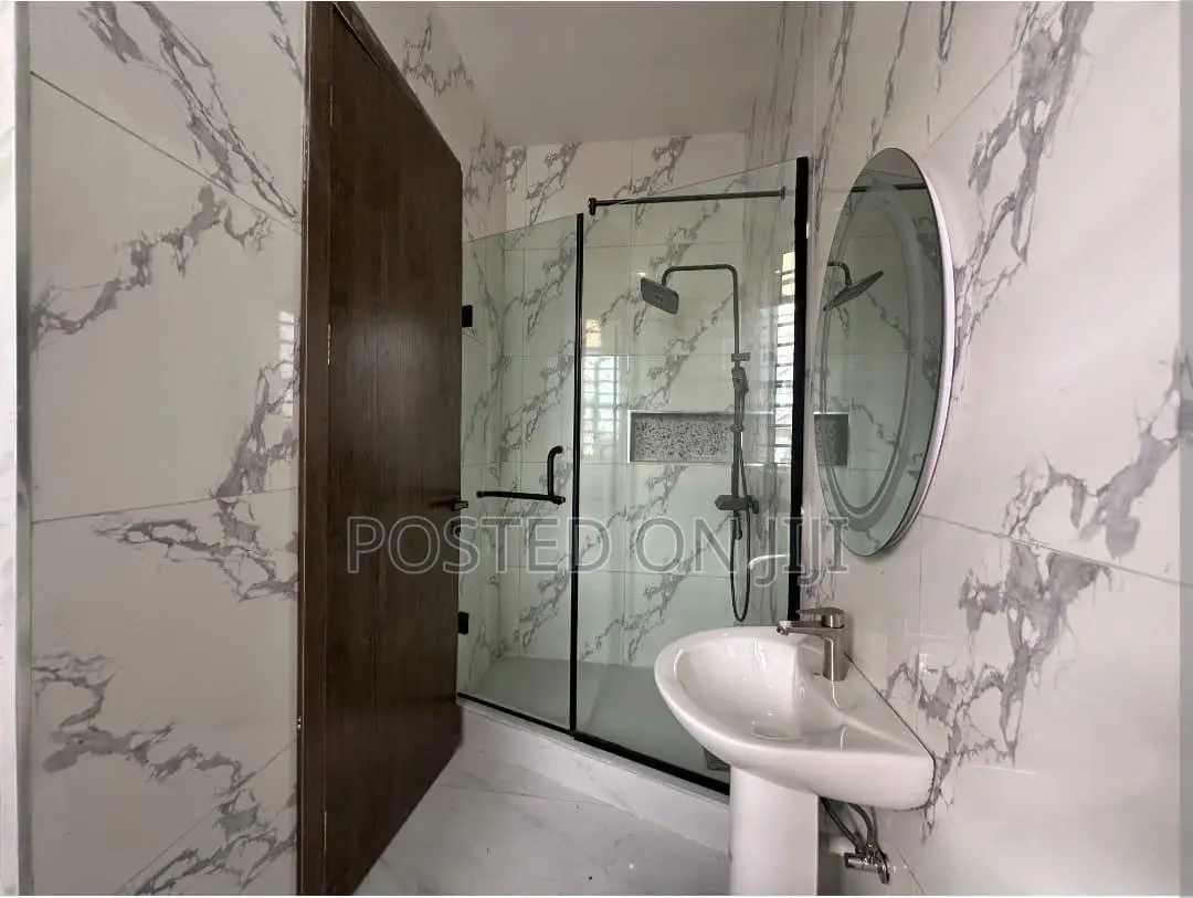 2bdrm Apartment in Lekki Phase 1 Main for sale in Lekki Phase 1