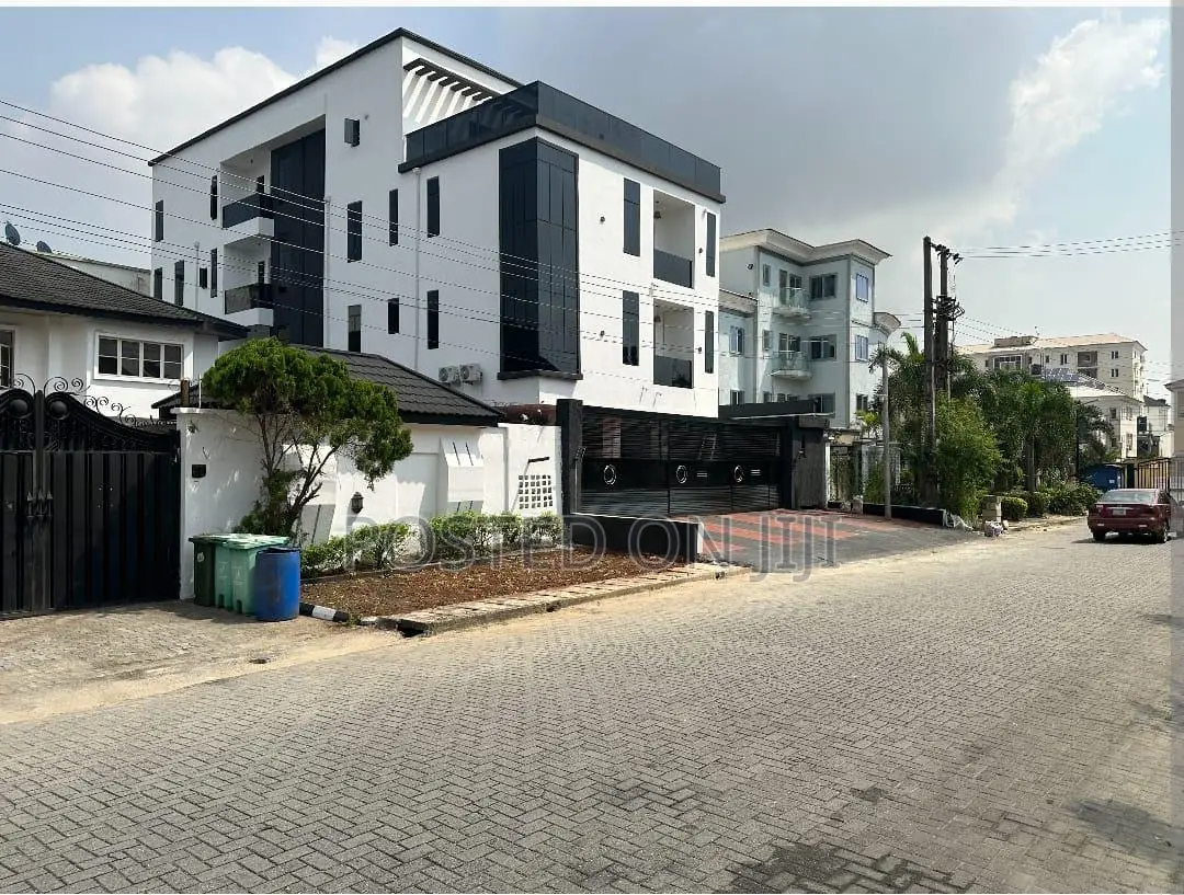 2bdrm Apartment in Lekki Phase 1 Main for sale in Lekki Phase 1