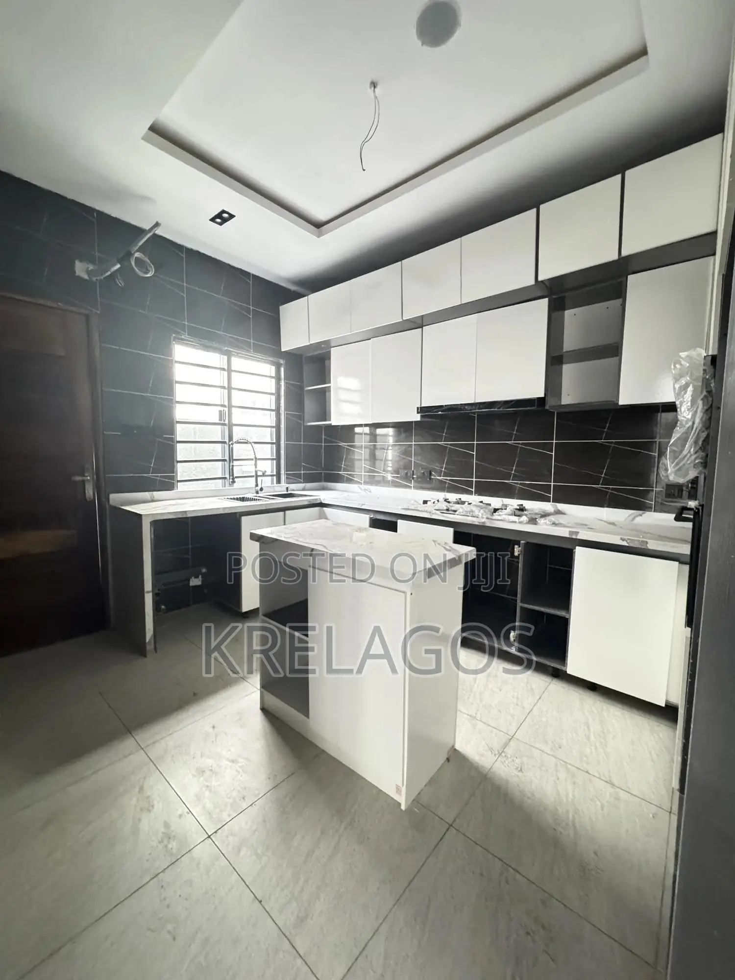 4bdrm Duplex in Orchid, Chevron for sale in Chevron