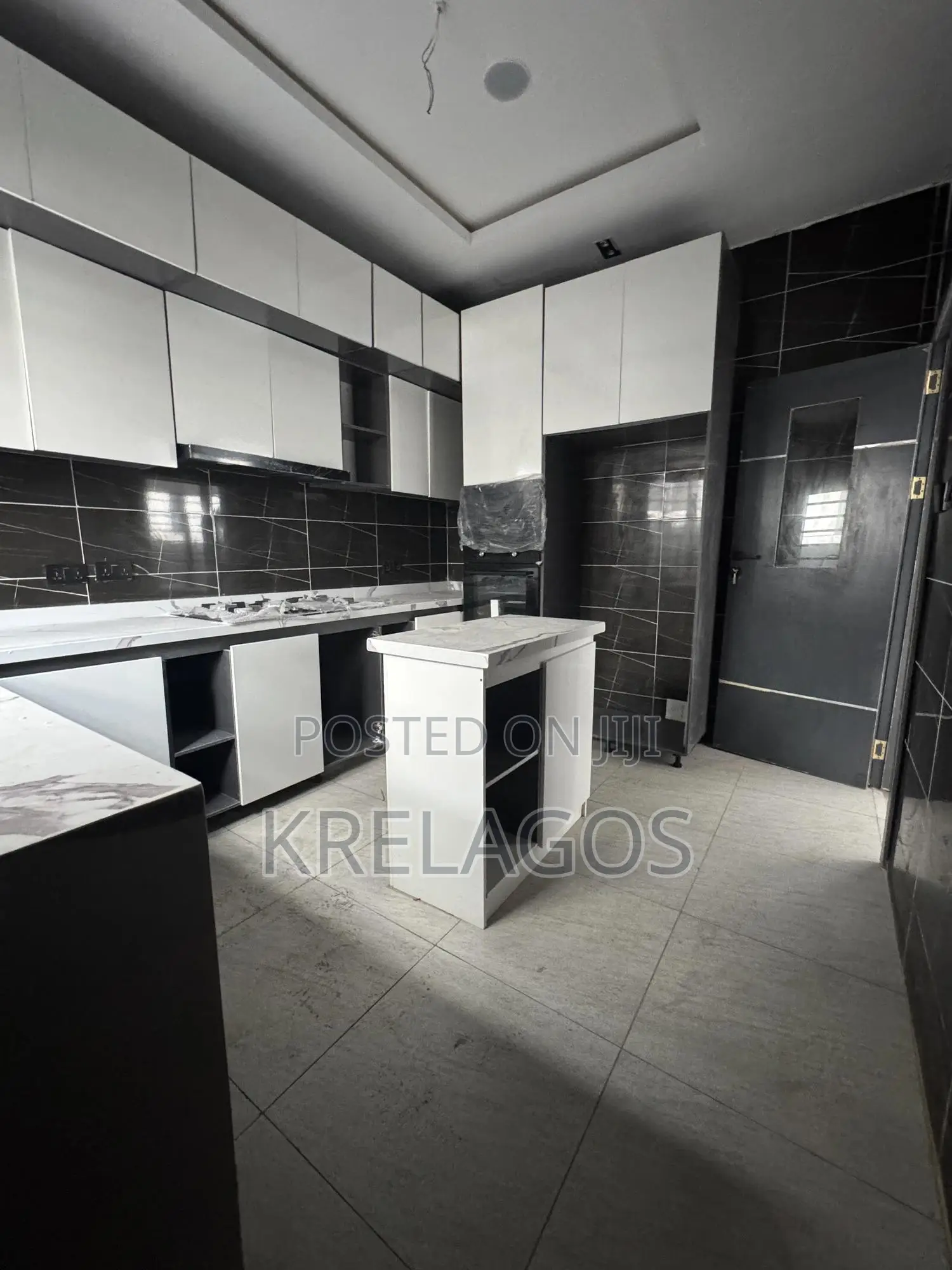 4bdrm Duplex in Orchid, Chevron for sale in Chevron