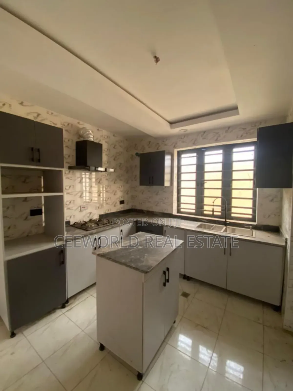 4bdrm Duplex in Iyana Adeoyo Gra, Rind Road for sale in Rind Road