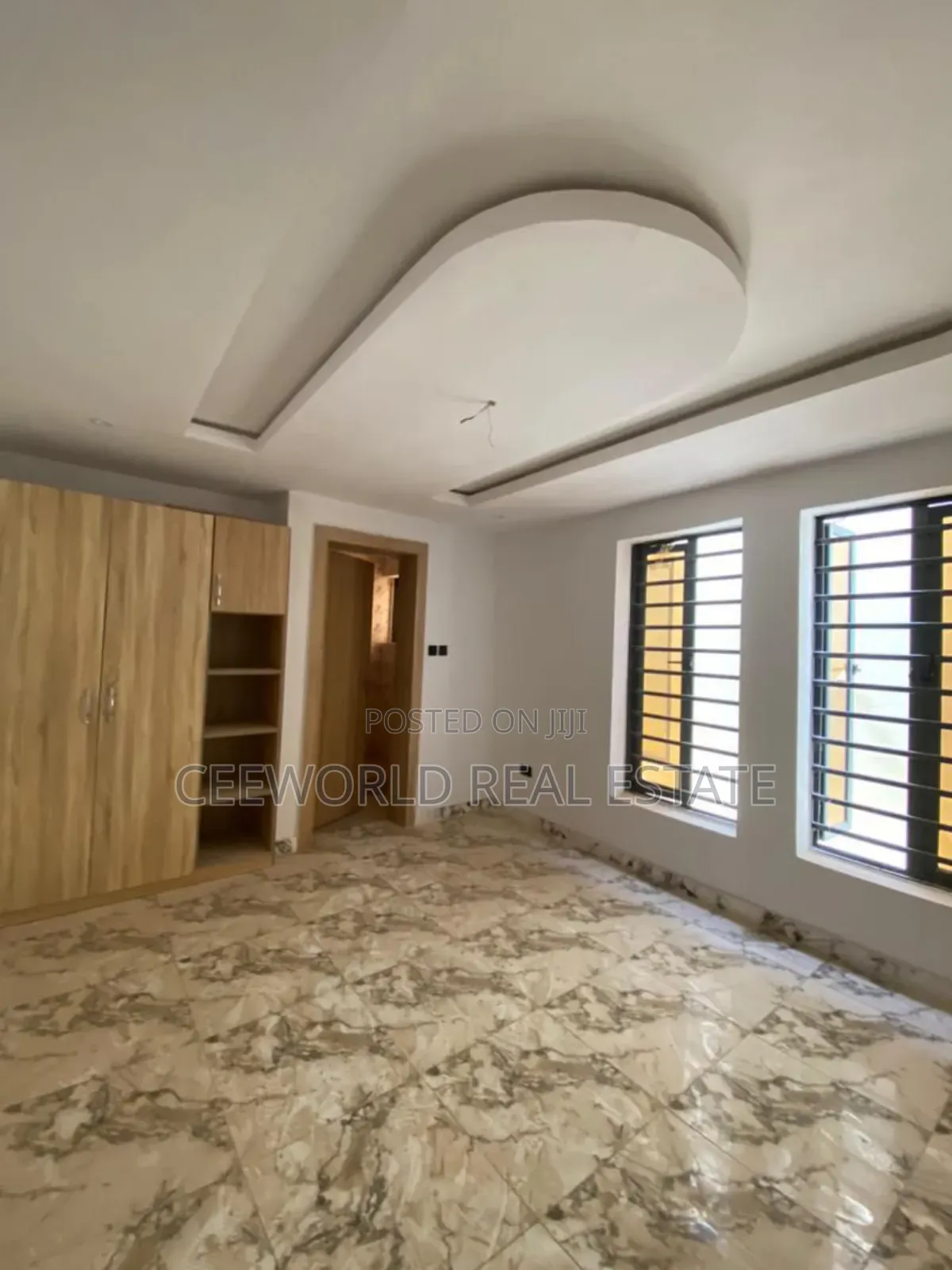 4bdrm Duplex in Iyana Adeoyo Gra, Rind Road for sale in Rind Road