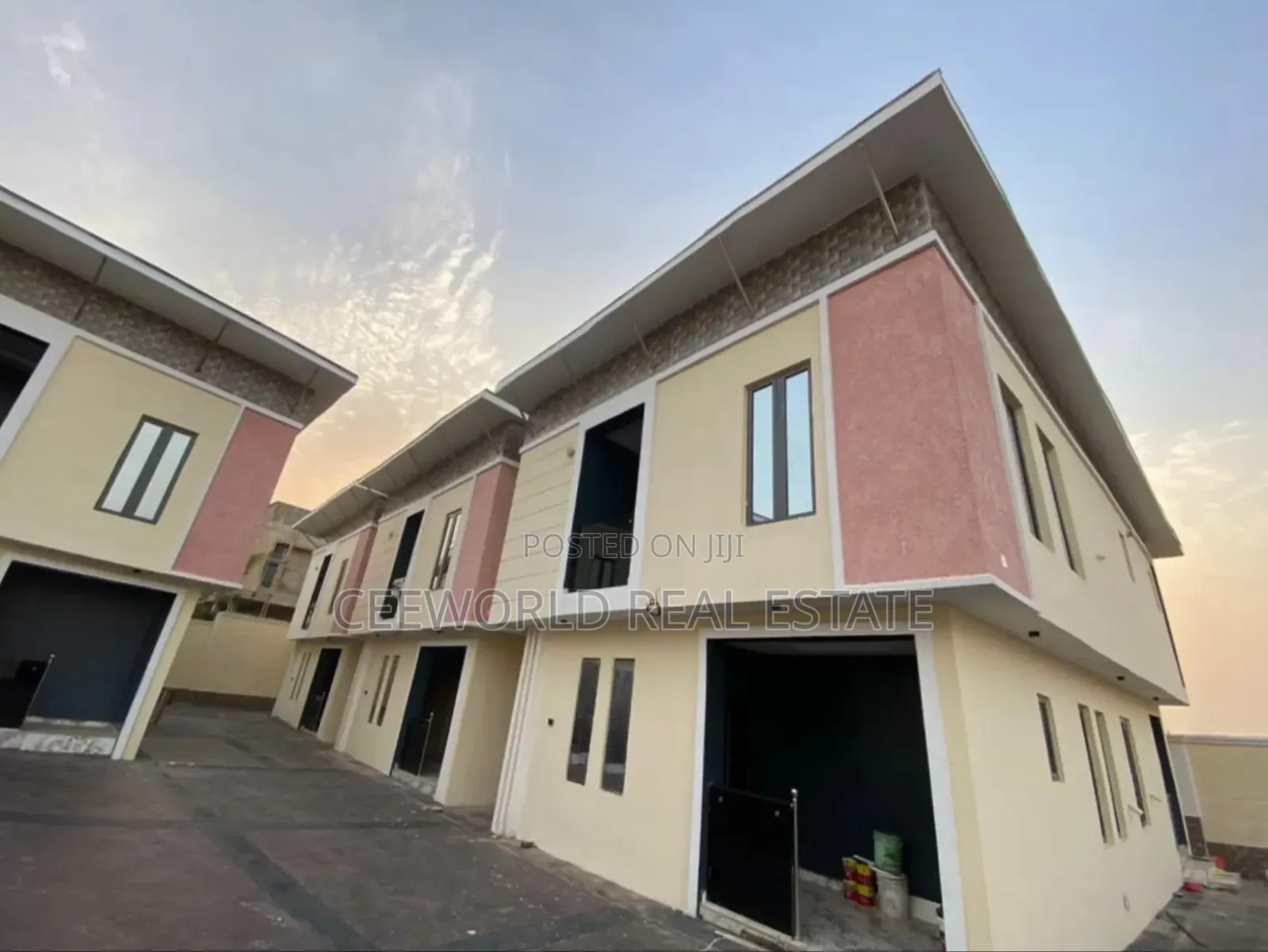 4bdrm Duplex in Iyana Adeoyo Gra, Rind Road for sale in Rind Road