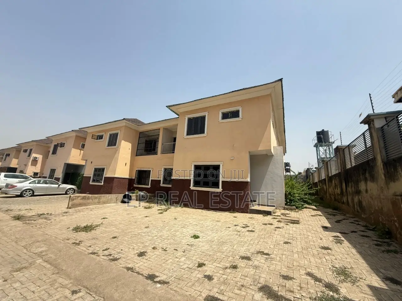 4bdrm Duplex in Durumi for sale in Durumi