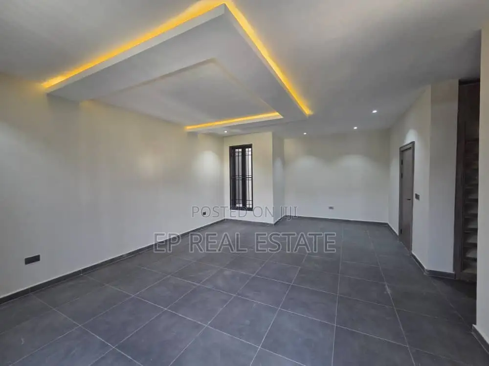 5bdrm Duplex in Dawaki for sale in Dawaki