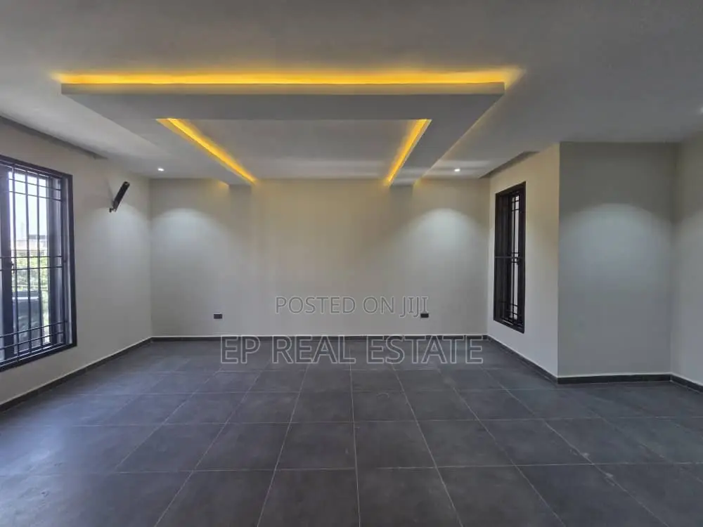 5bdrm Duplex in Dawaki for sale in Dawaki