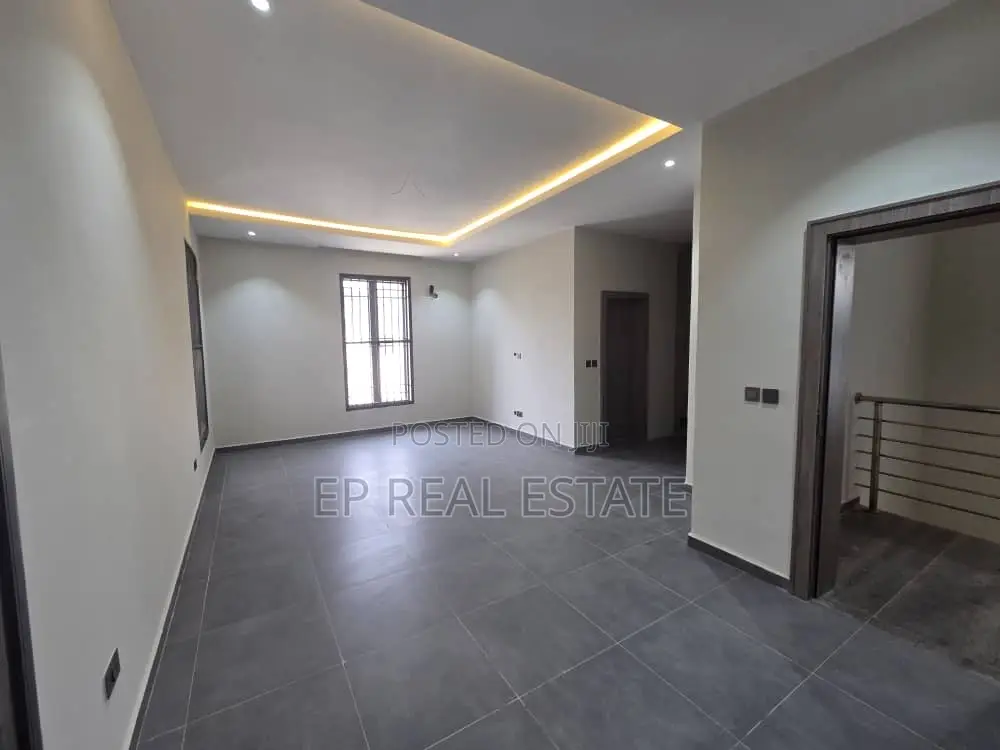 5bdrm Duplex in Dawaki for sale in Dawaki