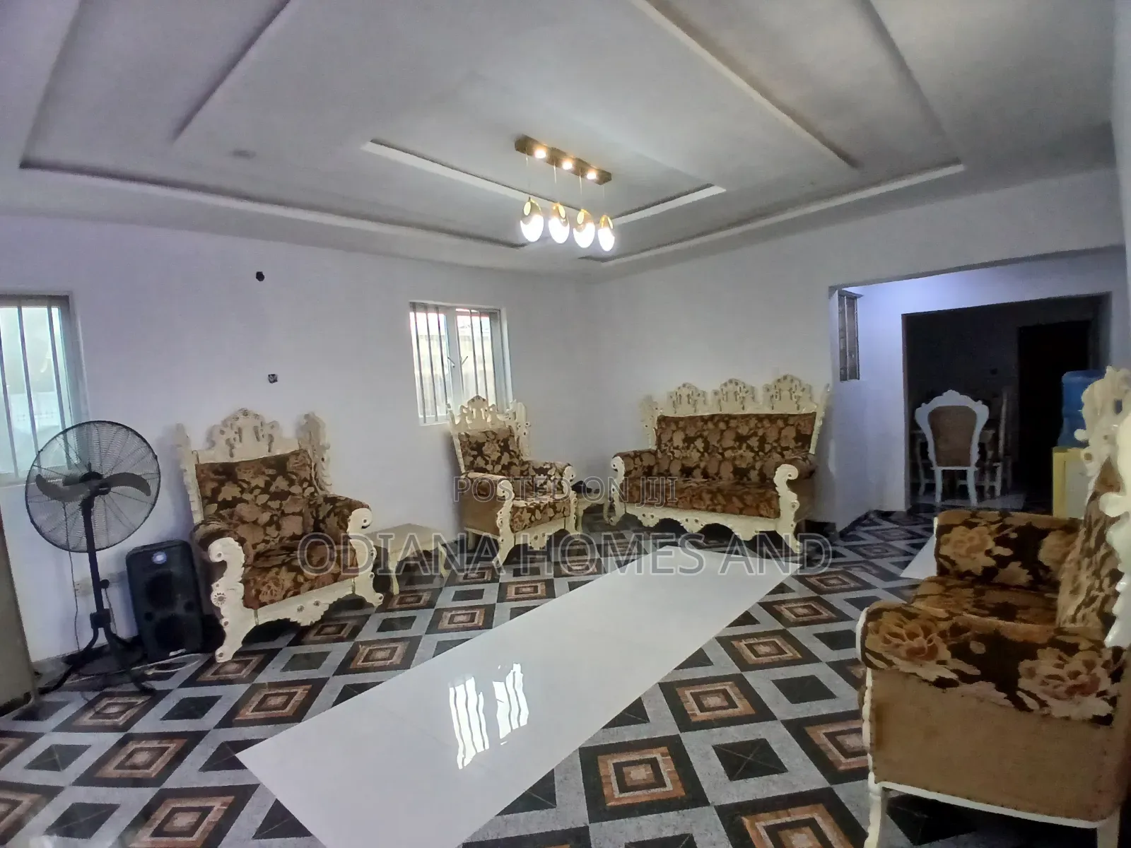 6bdrm Bungalow in Off Idi-Ishin /, Ibadan for sale in Ibadan