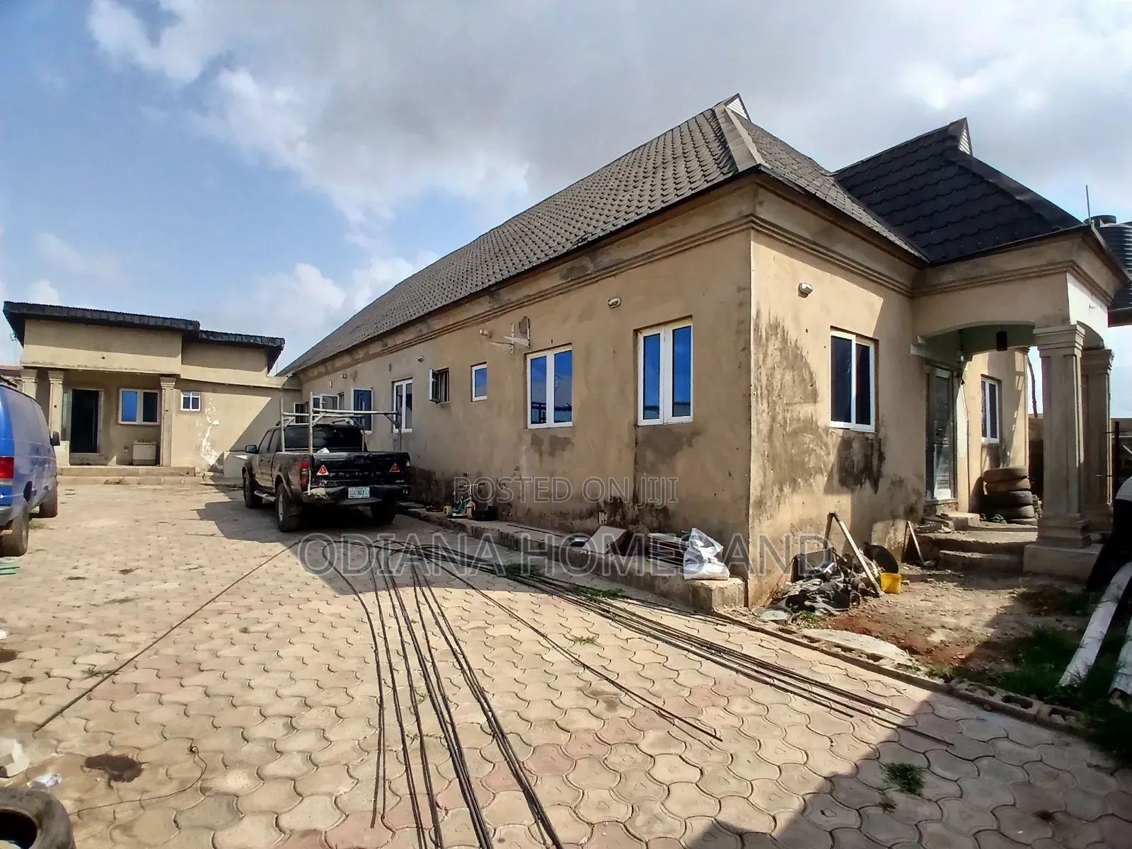 6bdrm Bungalow in Off Idi-Ishin /, Ibadan for sale in Ibadan