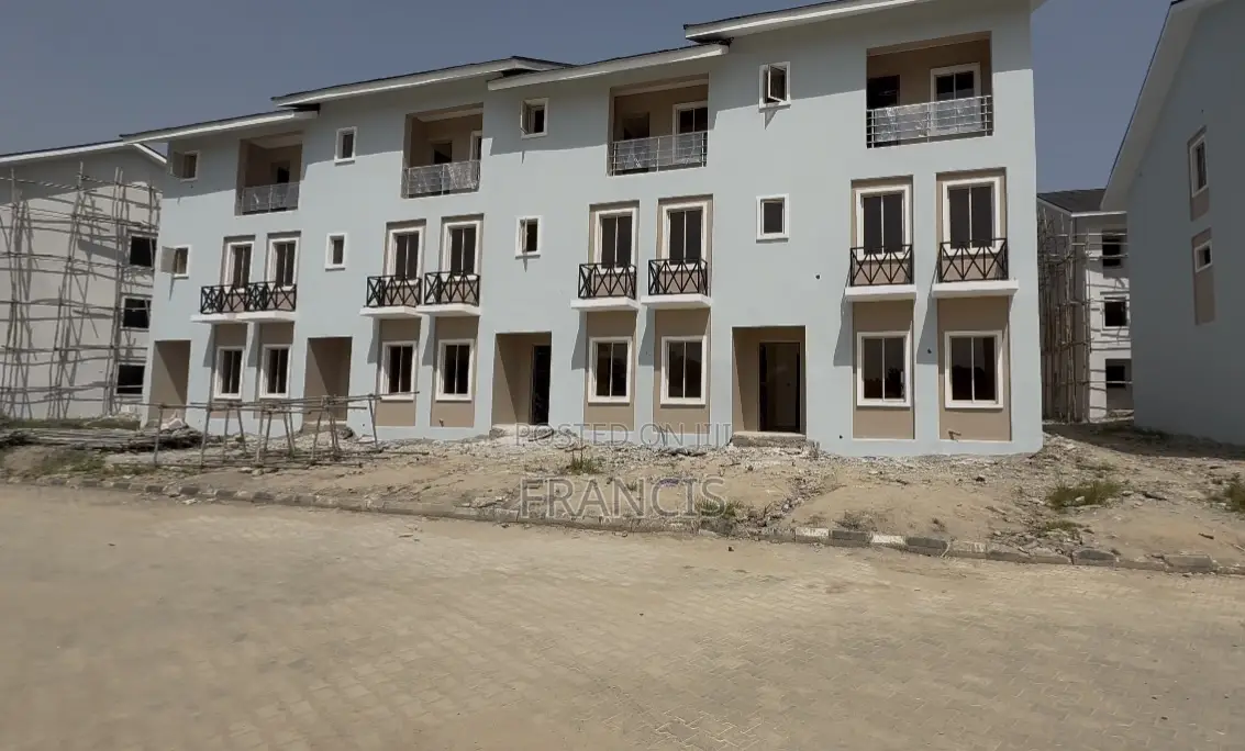 4bdrm Townhouse/Terrace in Crown Court Estate, Durumi for sale in Durumi